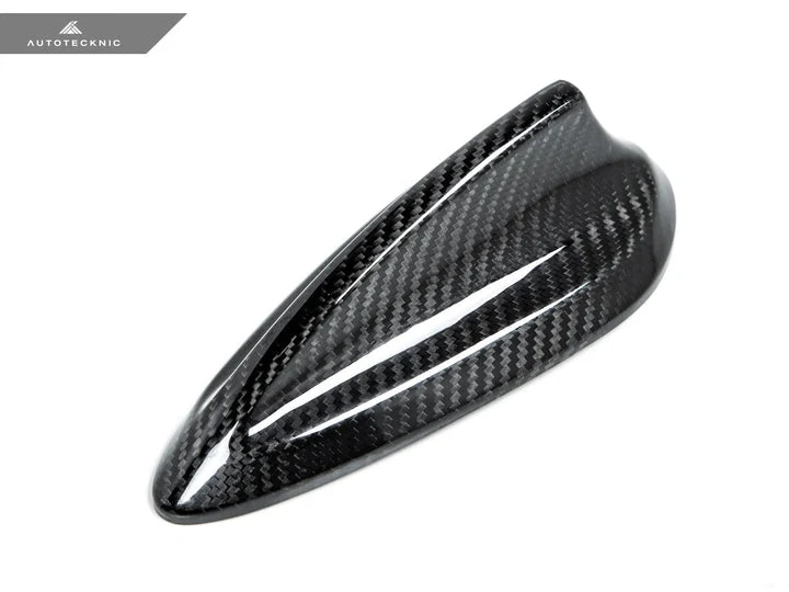 AutoTecknic Dry Carbon Shark Fin Anten Kapağı – BMW 1 Serisi F40 / 2 Serisi F44 / 4 Serisi G22
